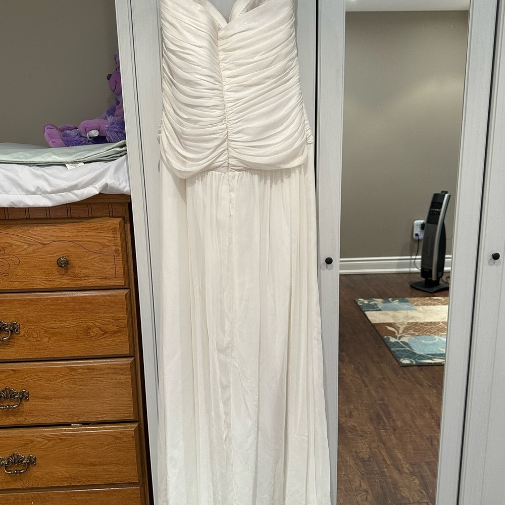 Wedding dress 
From sample sale 
NEVER WORN 
Lux Shimmer Chiffon Fabric - Picture 2 of 4